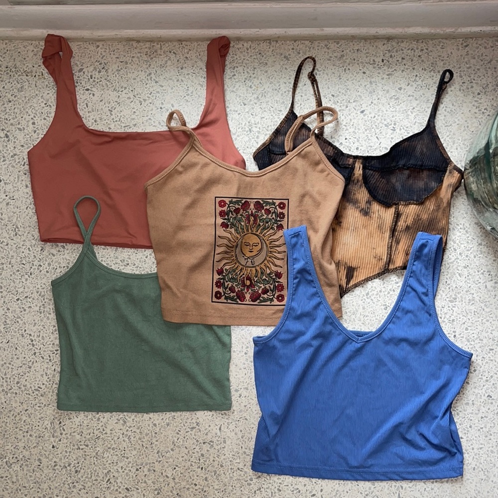 Bundle sale - 6 crop tops - MED